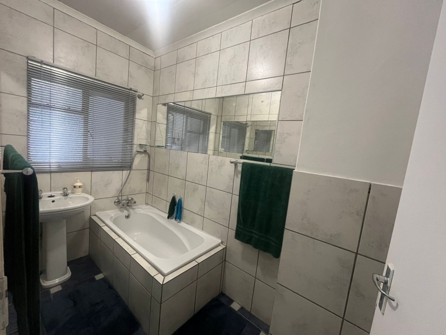 3 Bedroom Property for Sale in Geelhoutpark North West